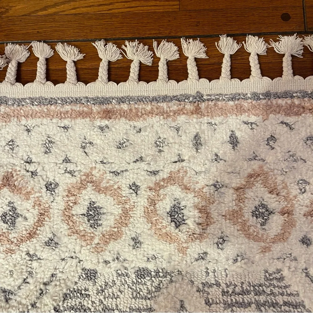 NEW West Elm White Cream Boho Tassel Geometric Shag Area Rug Carpet - 4' x 6'